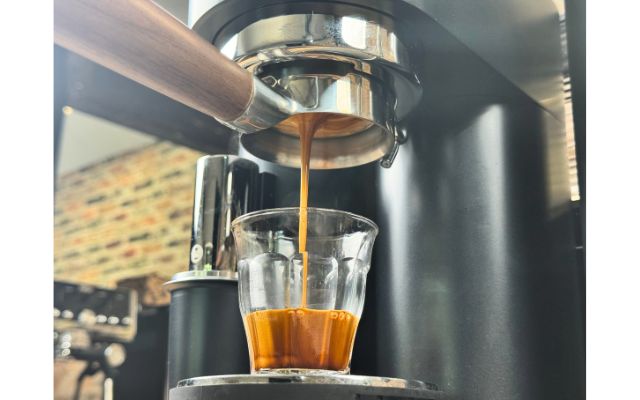 Bottomless portafilter shot Meraki